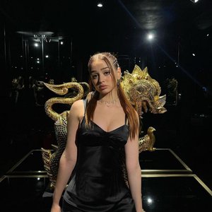 Катя Толстопятова profile
