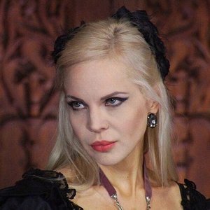 Джулия Ванг Photo #57