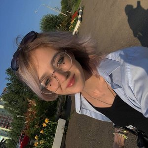 Даша Суднишникова profile