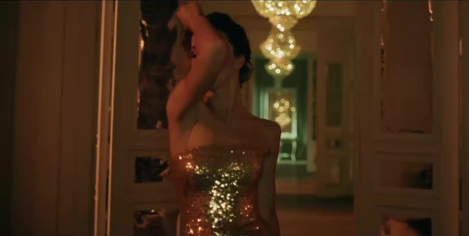 Юлианна Караулова Photo #7
