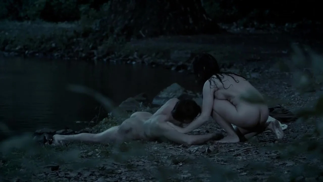 Хейли Этвелл Photo #30