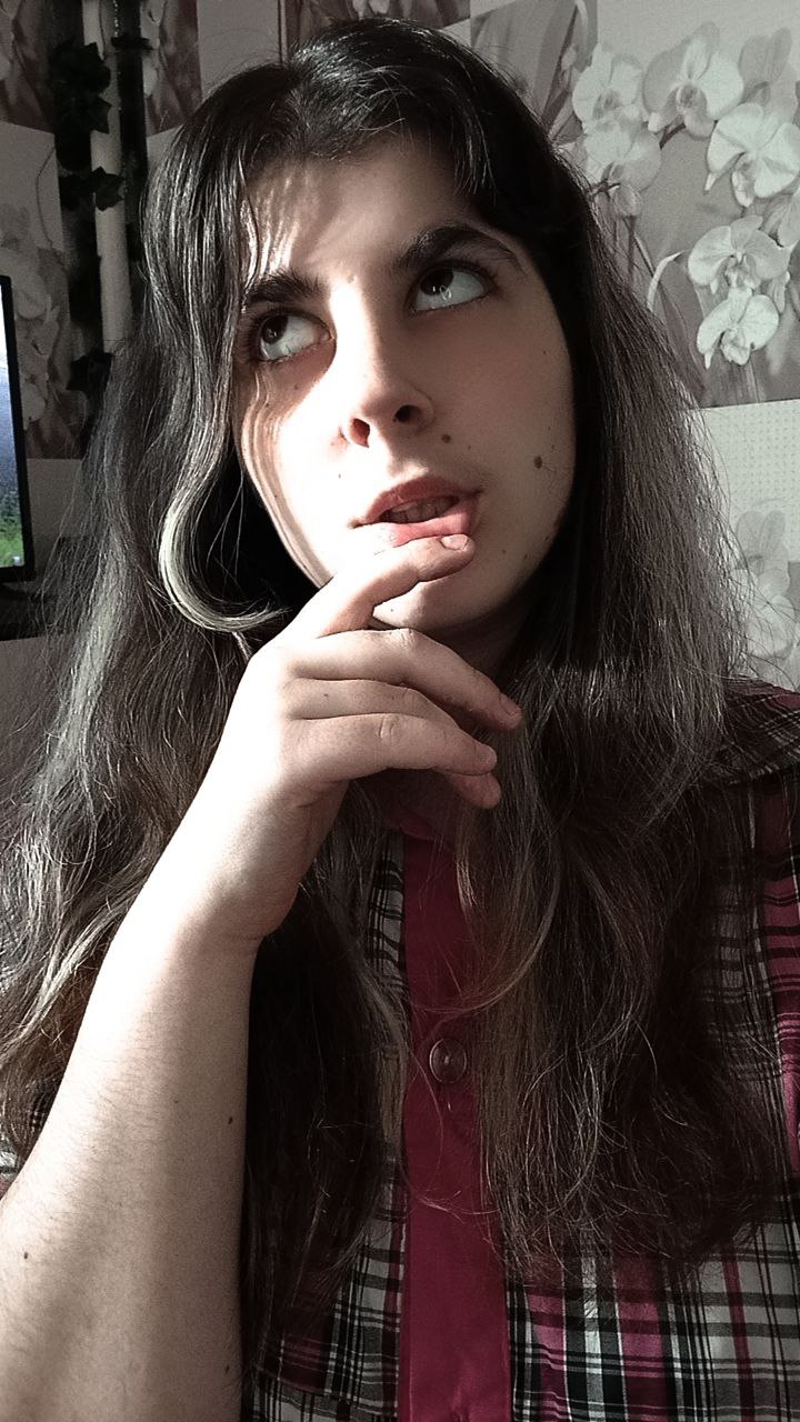 Лиза Фаркаш Photo #54