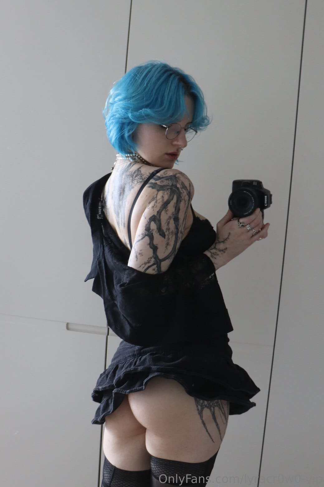 Lyra Crow Photo #19